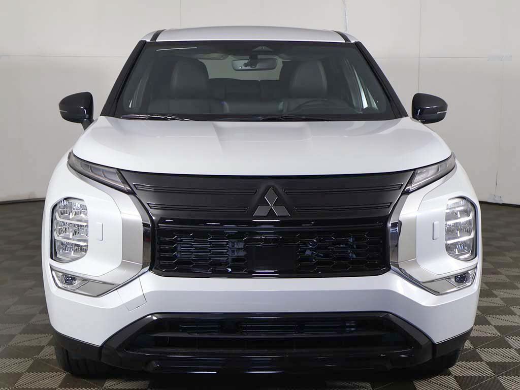 New 2026 Mitsubishi Outlander LE AWD/4WD image 11