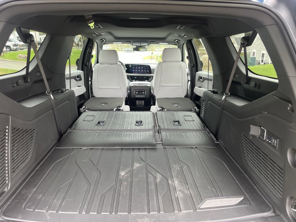 New 2026 Chevrolet Suburban Premier w/ Sun And Tow Package image 7
