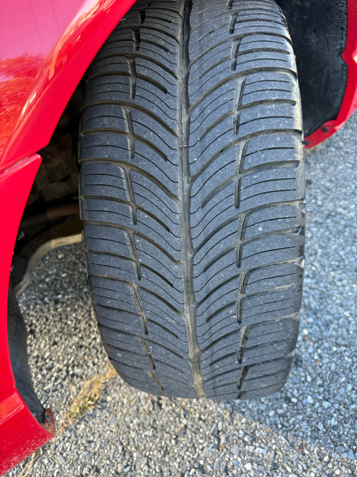 Used 2003 Ford Thunderbird Deluxe image 32