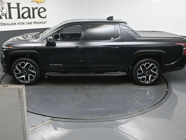 Used 2024 Chevrolet Silverado EV RST AWD/4WD image 42