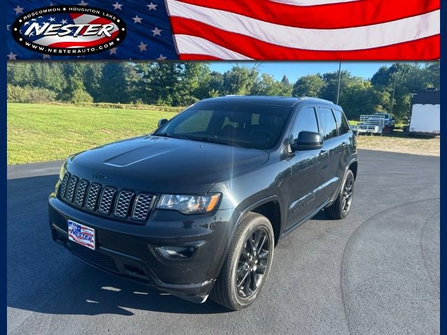 Used 2020 Jeep Grand Cherokee Altitude AWD/4WD image 1