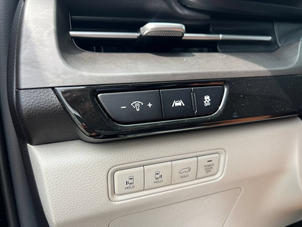 Certified 2023 Kia Carnival SX FWD image 26