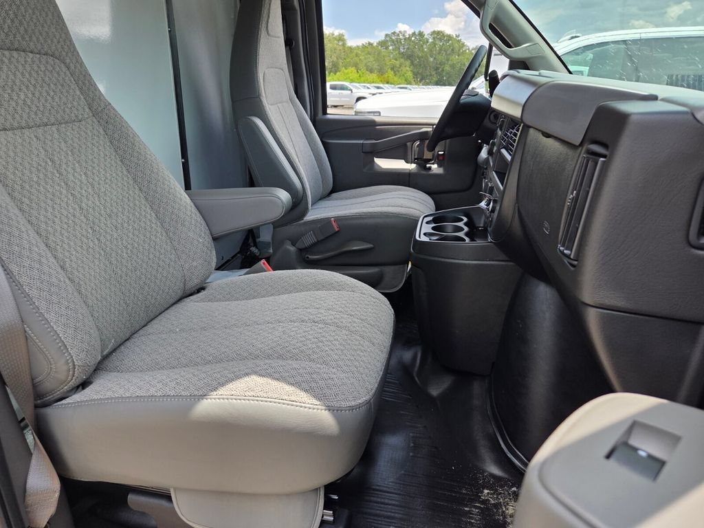 New 2026 Chevrolet Express 3500 RWD image 17