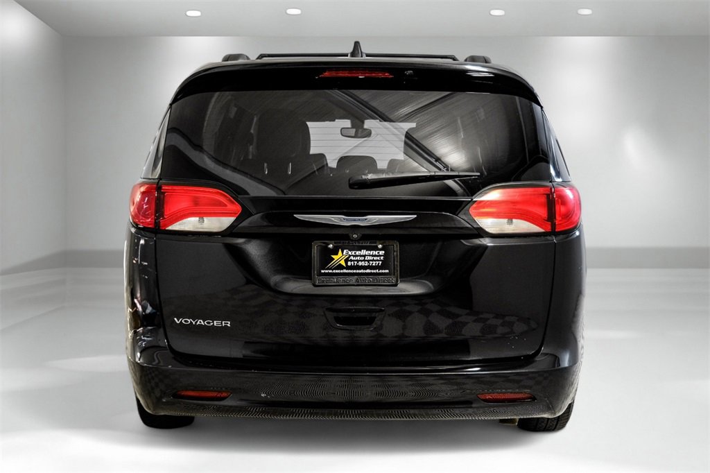 Used 2020 Chrysler Voyager Lxi image 7