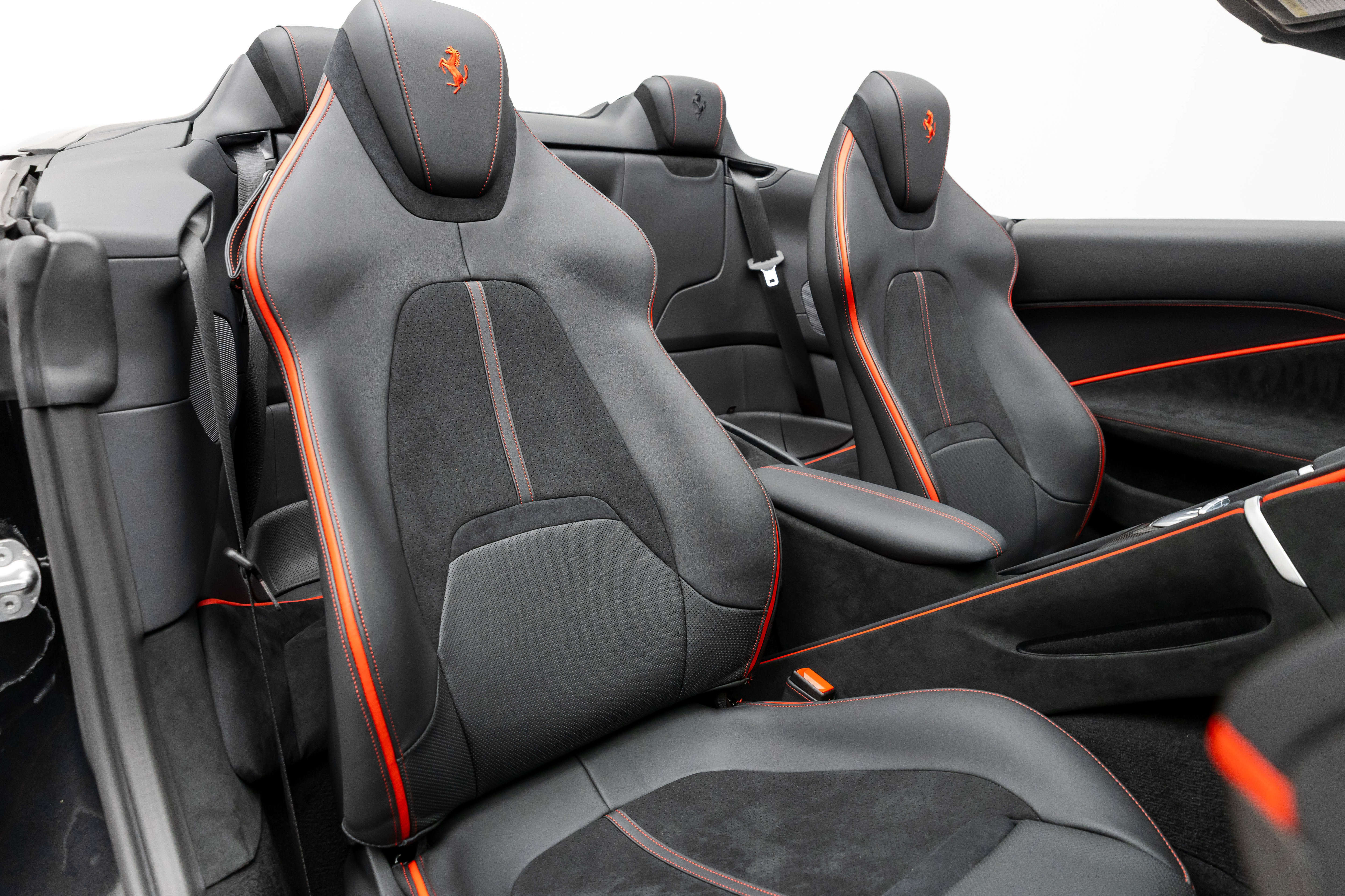 Used 2025 Ferrari Roma Spider RWD image 31