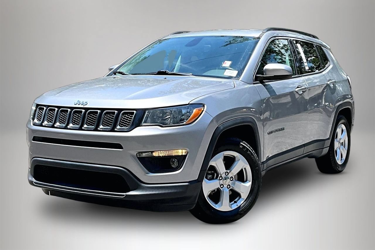 Used 2019 Jeep Compass Latitude w/ Popular Equipment Group FWD image 1