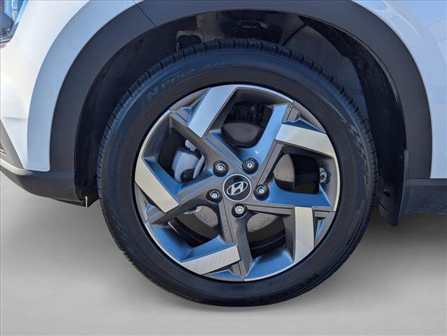 Certified 2025 Hyundai Venue SEL FWD image 9