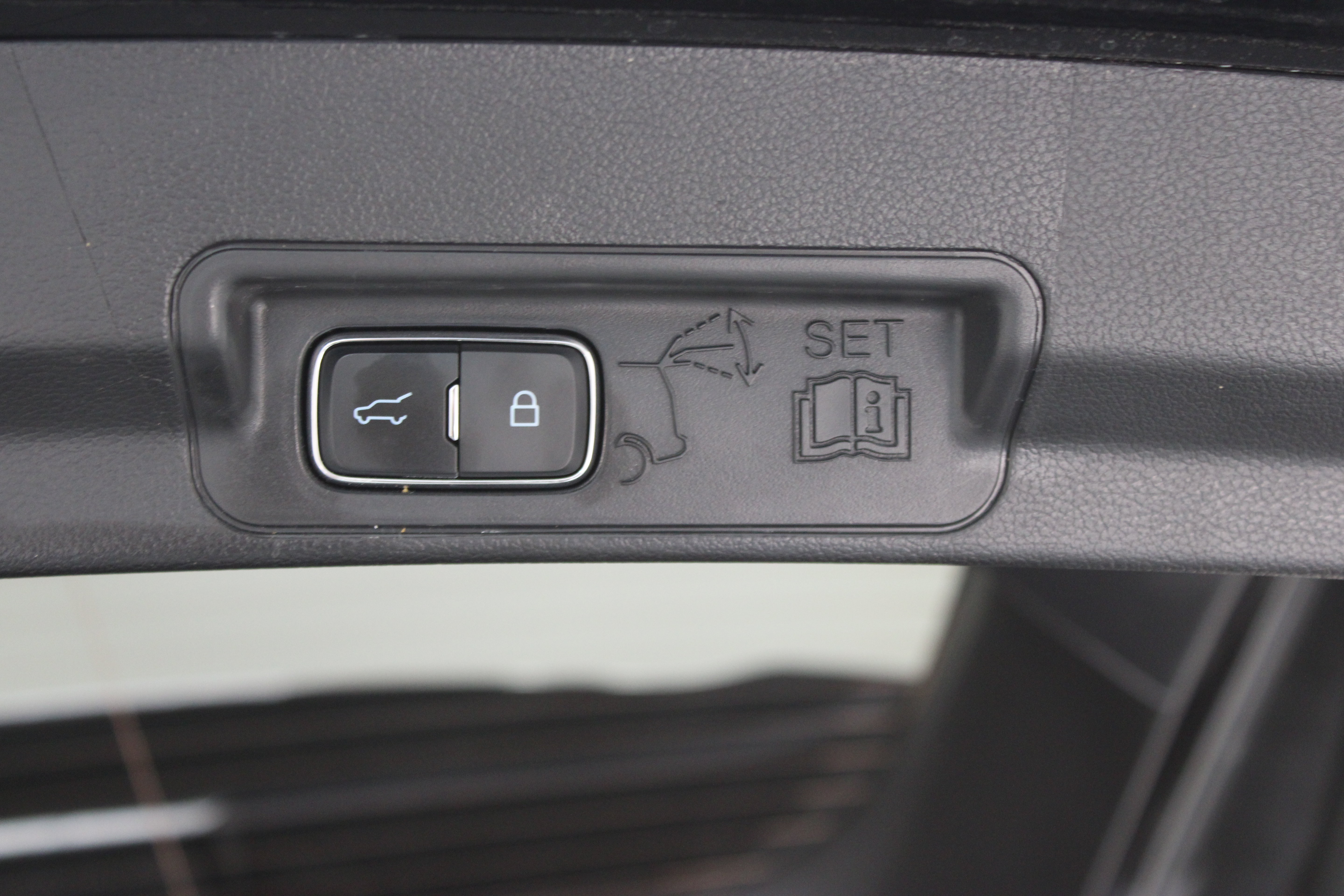 Used 2025 Ford Explorer ST w/ Sun And Sound Package AWD/4WD image 35