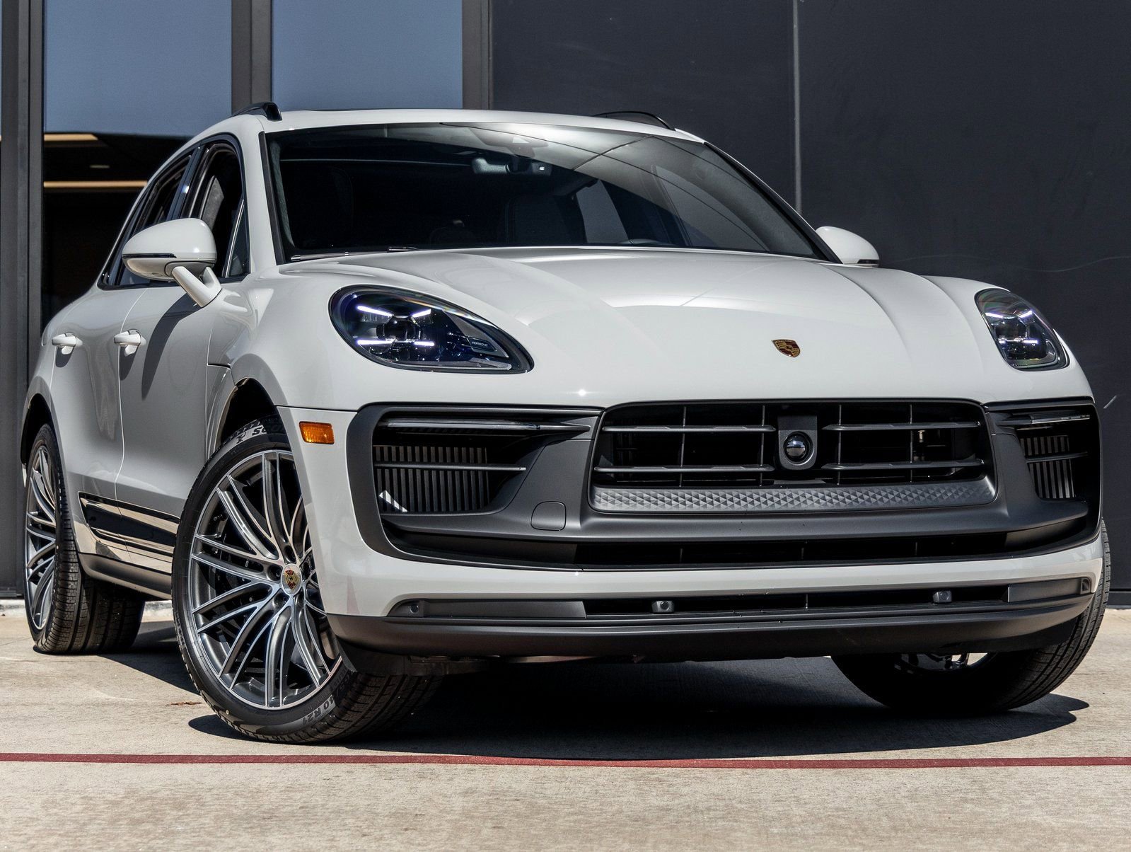 New 2026 Porsche Macan GTS AWD/4WD image 6