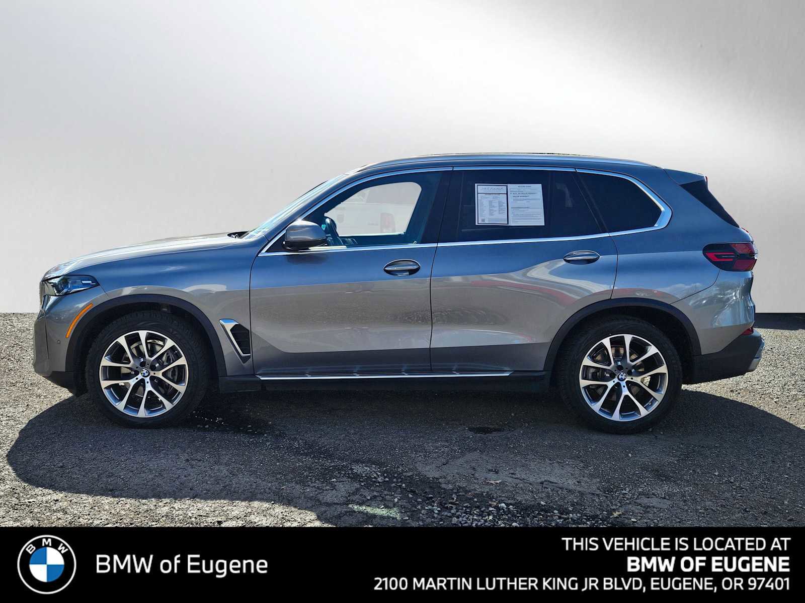Used 2024 BMW X5 xDrive40i w/ Premium Package AWD/4WD image 6