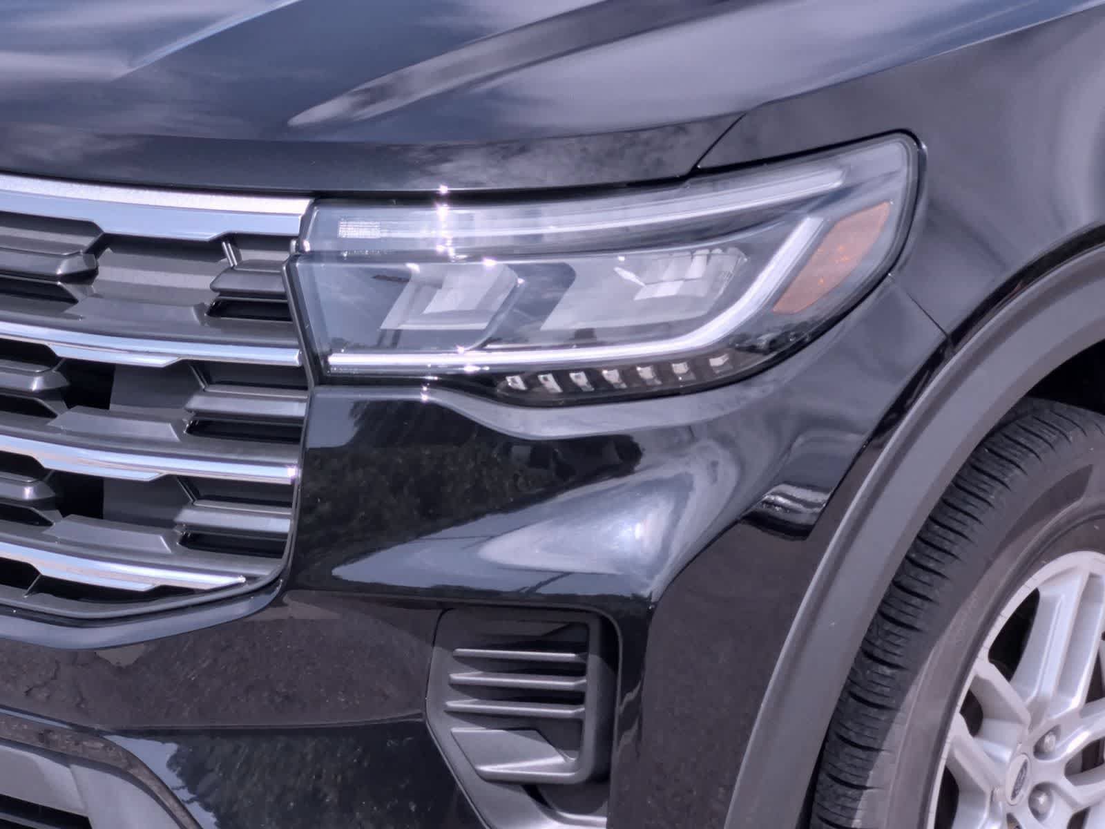 Certified 2025 Ford Explorer Active AWD/4WD image 11