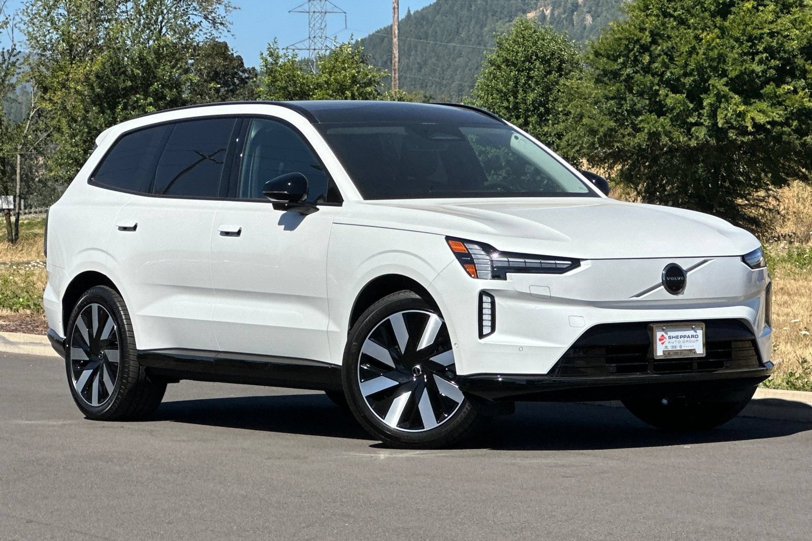 New 2026 Volvo EX90 Ultra