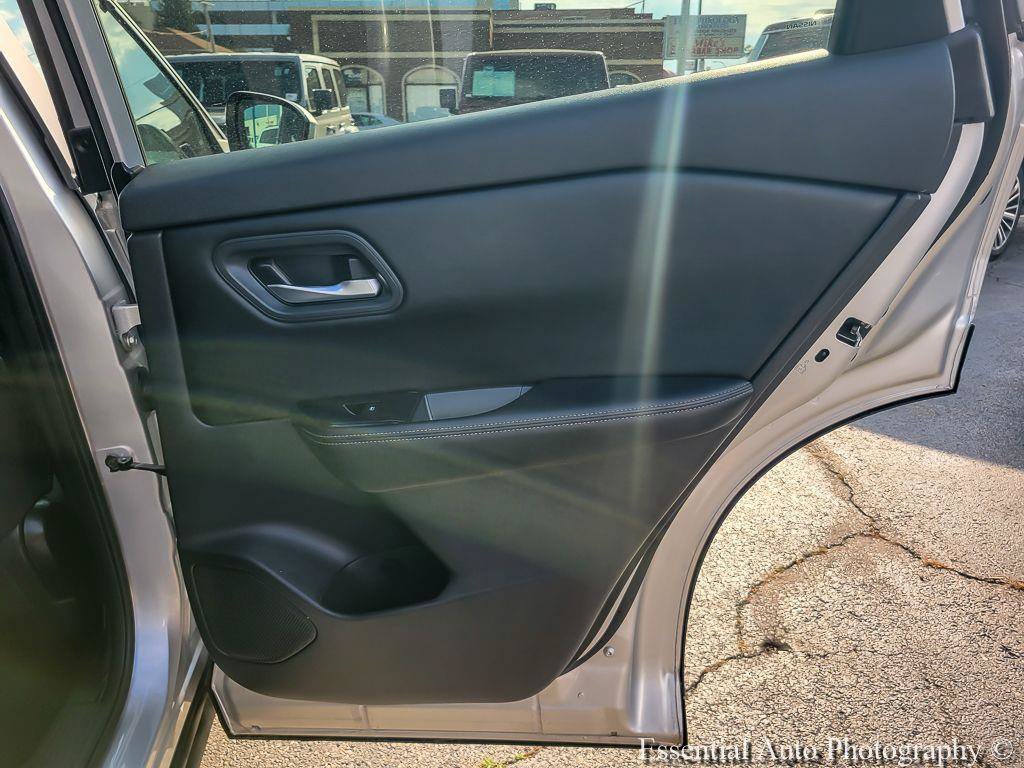Used 2024 Nissan Rogue SV AWD/4WD image 28