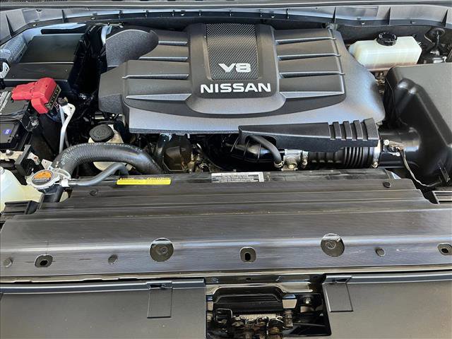 Used 2020 Nissan Titan PRO-4X w/ Pro-4x Convenience Package image 16