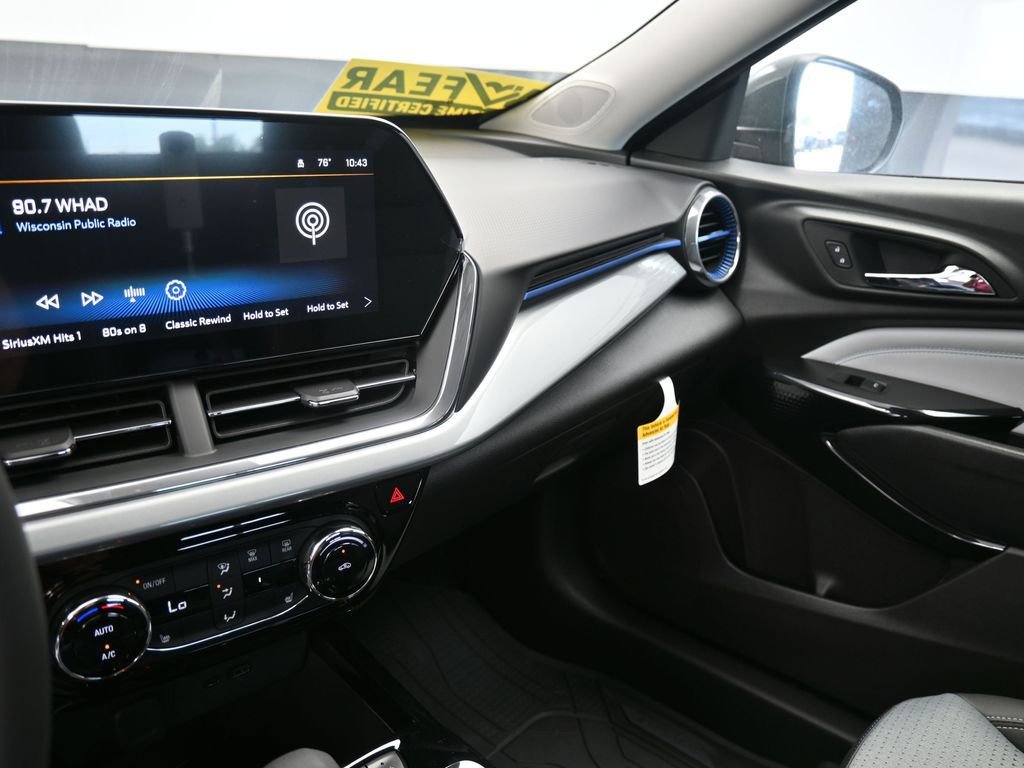 New 2025 Chevrolet Trax LT w/ Driver Confidence Package image 22