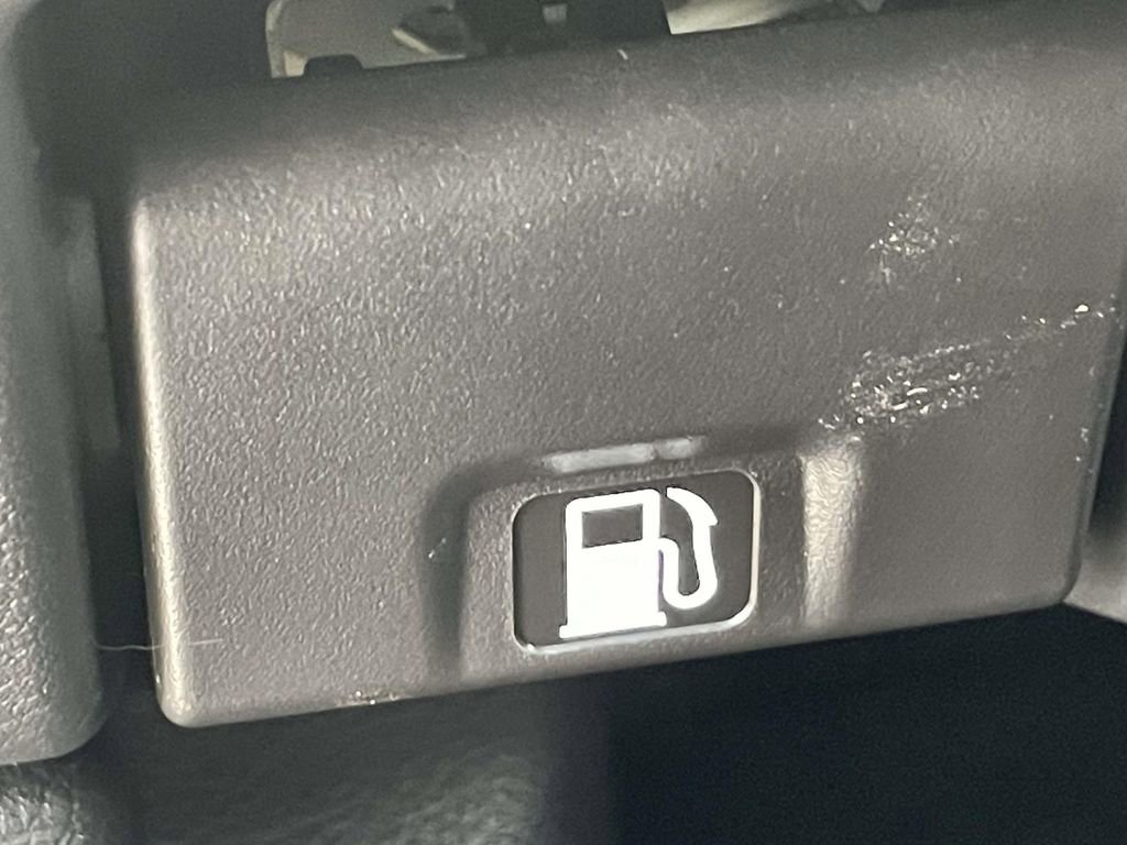 Used 2025 Nissan Sentra S image 17