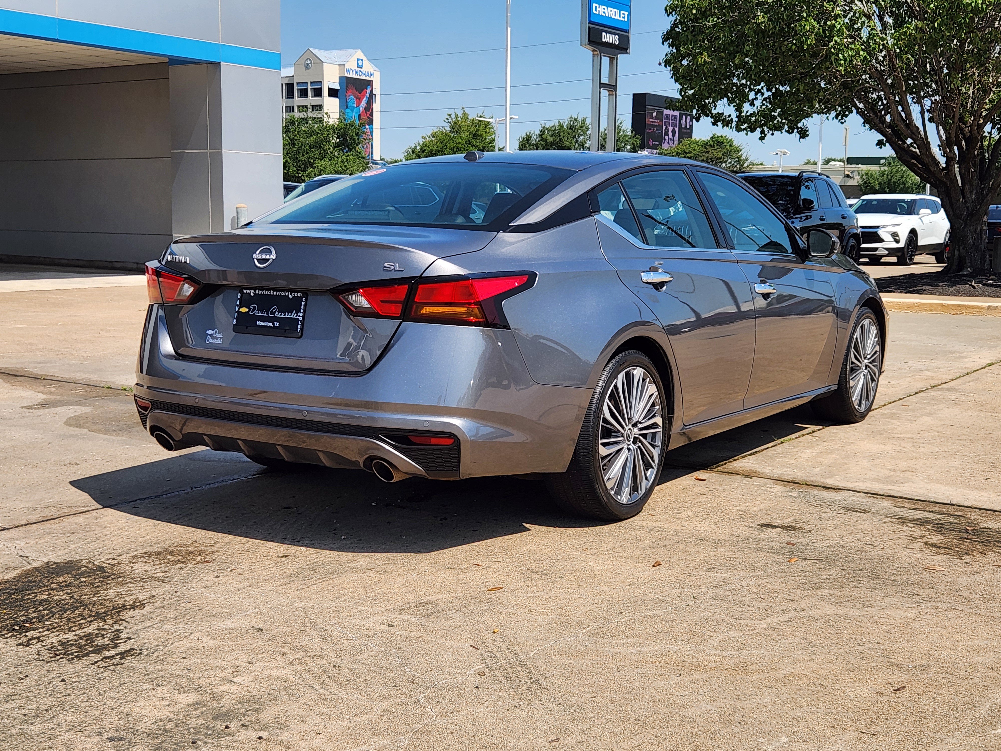 Used 2023 Nissan Altima 2.5 SL FWD image 6