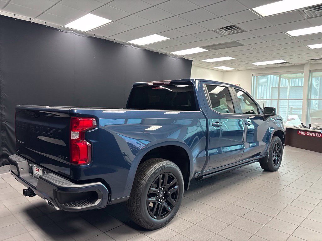 Used 2023 Chevrolet Silverado 1500 RST AWD/4WD image 3