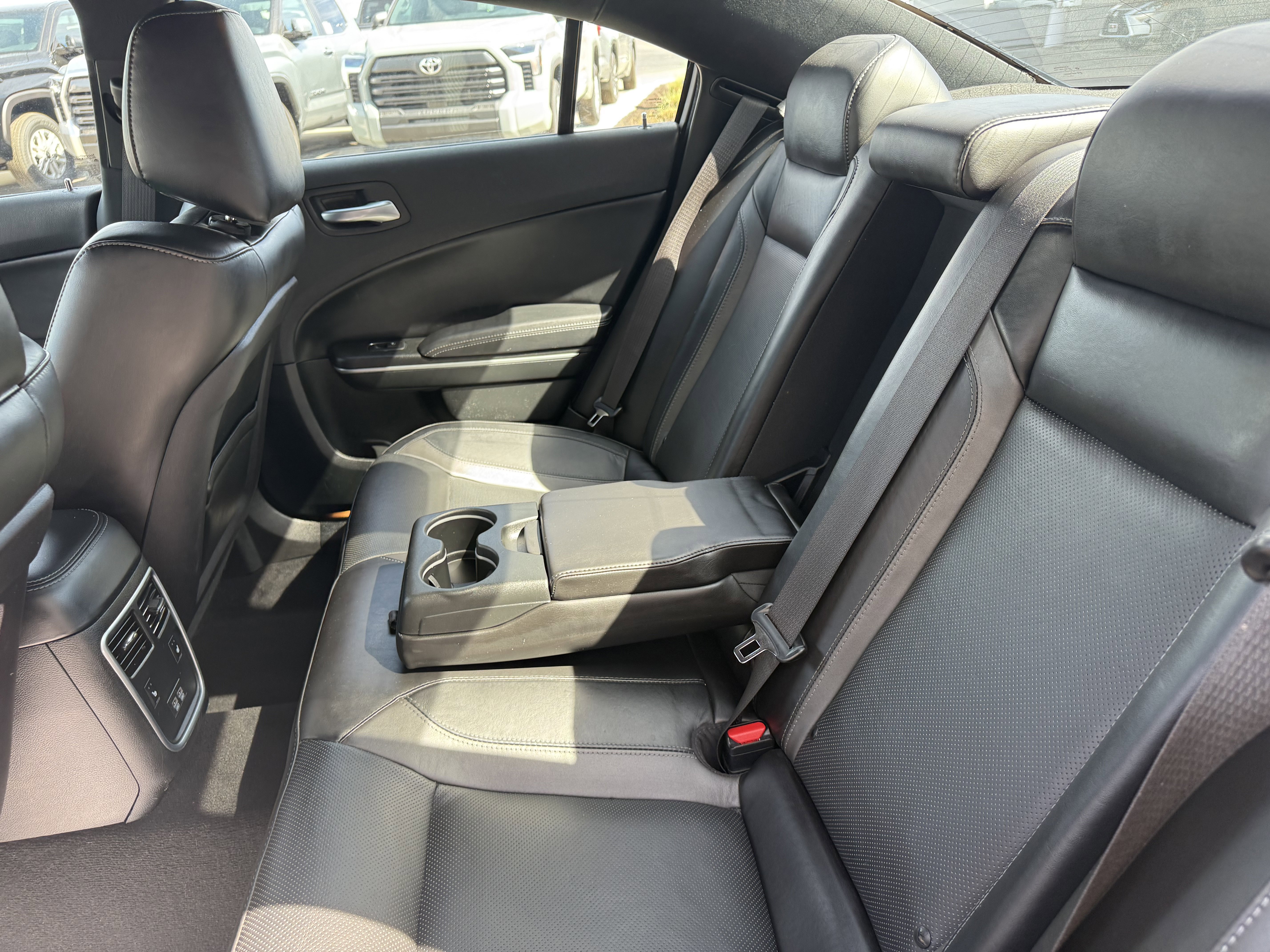 Used 2022 Dodge Charger SXT w/ Leather Interior Group image 22