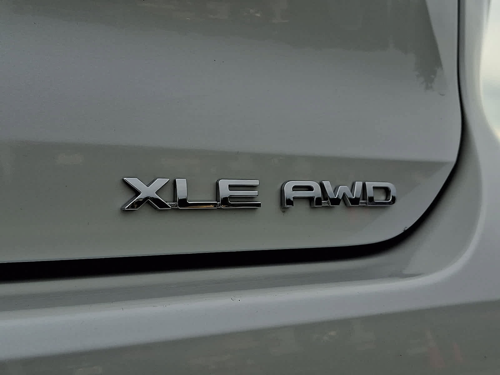Used 2023 Toyota Highlander XLE AWD/4WD image 34