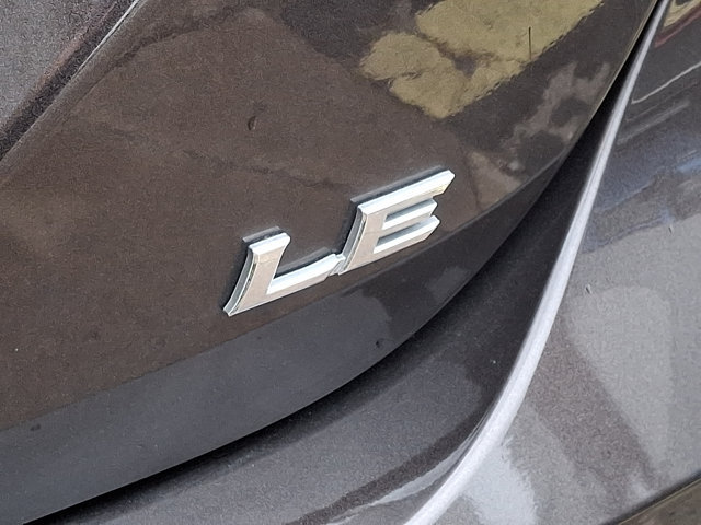 Used 2018 Toyota Camry LE FWD image 29