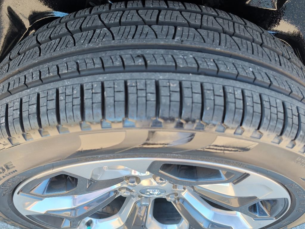 Used 2023 RAM 1500 Limited AWD/4WD image 11