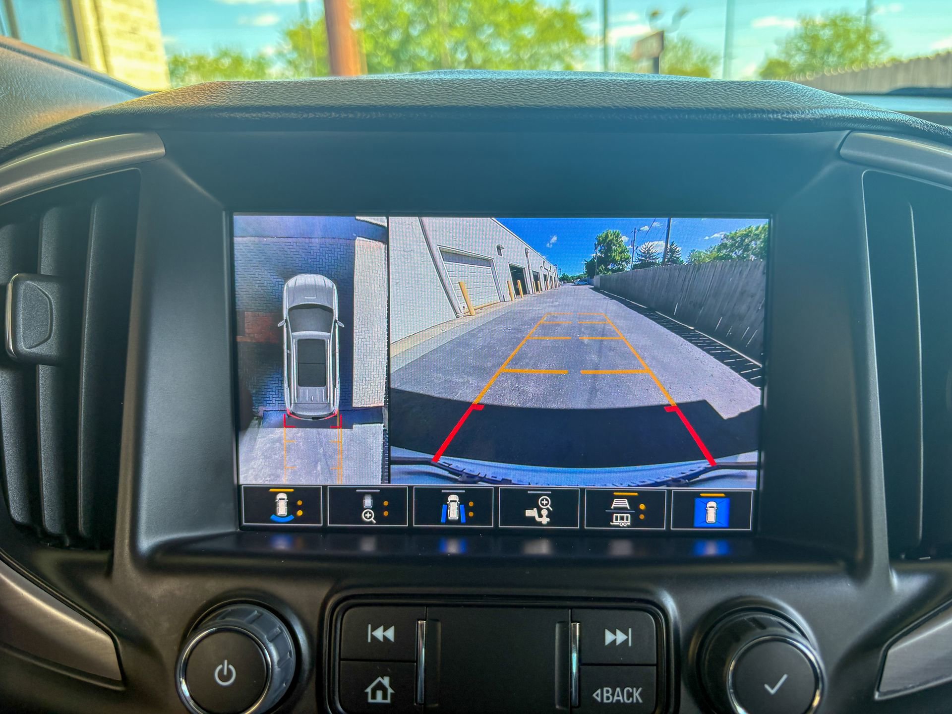 Used 2022 GMC Terrain AT4 w/ Infotainment Package II AWD/4WD image 18