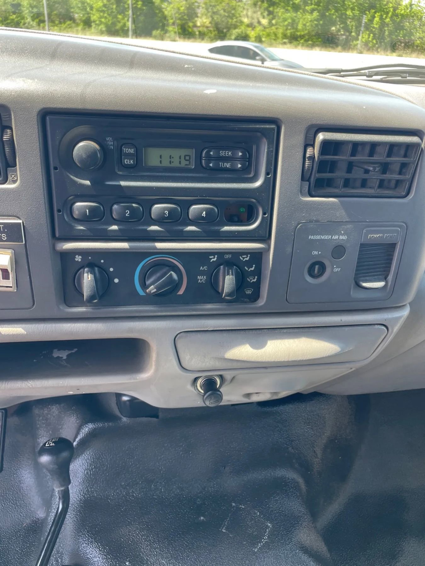 Used 2001 Ford F550 4x4 Regular Cab Super Duty image 23