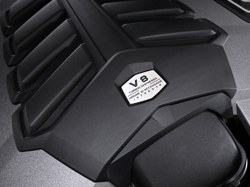 Used 2024 Lamborghini Urus Performante AWD/4WD image 38