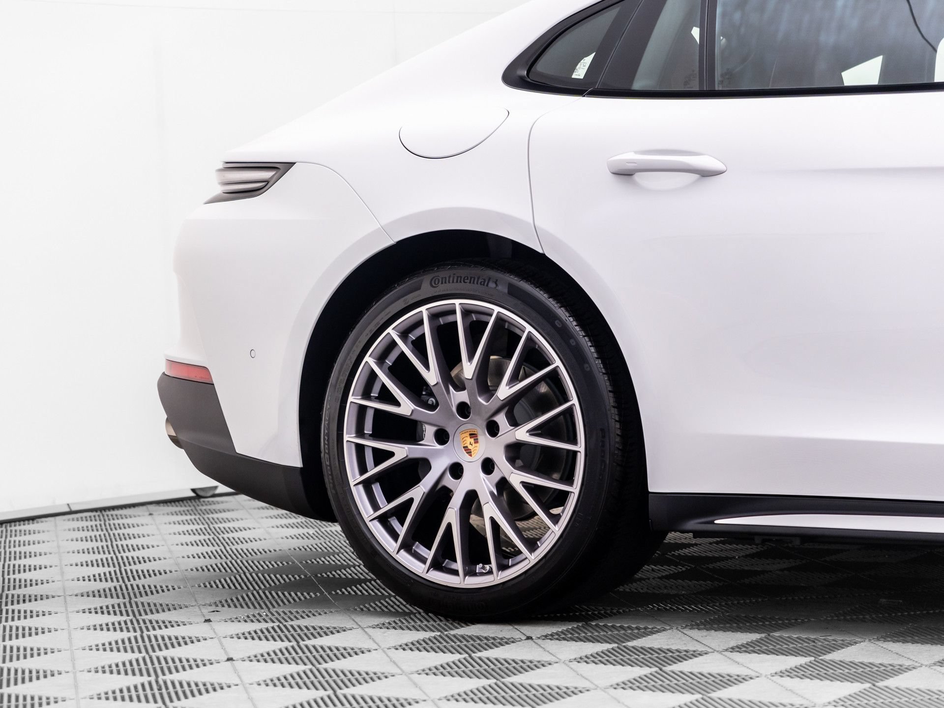 New 2026 Porsche Panamera 4 AWD/4WD image 35