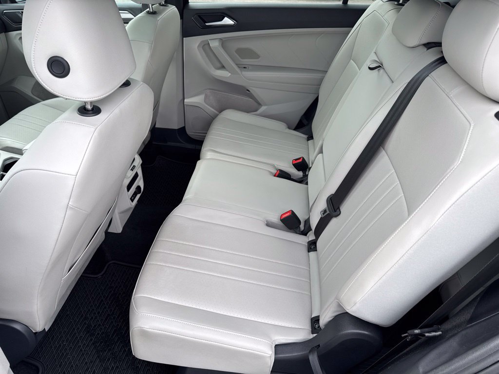 Certified 2024 Volkswagen Tiguan SE R-Line FWD image 25