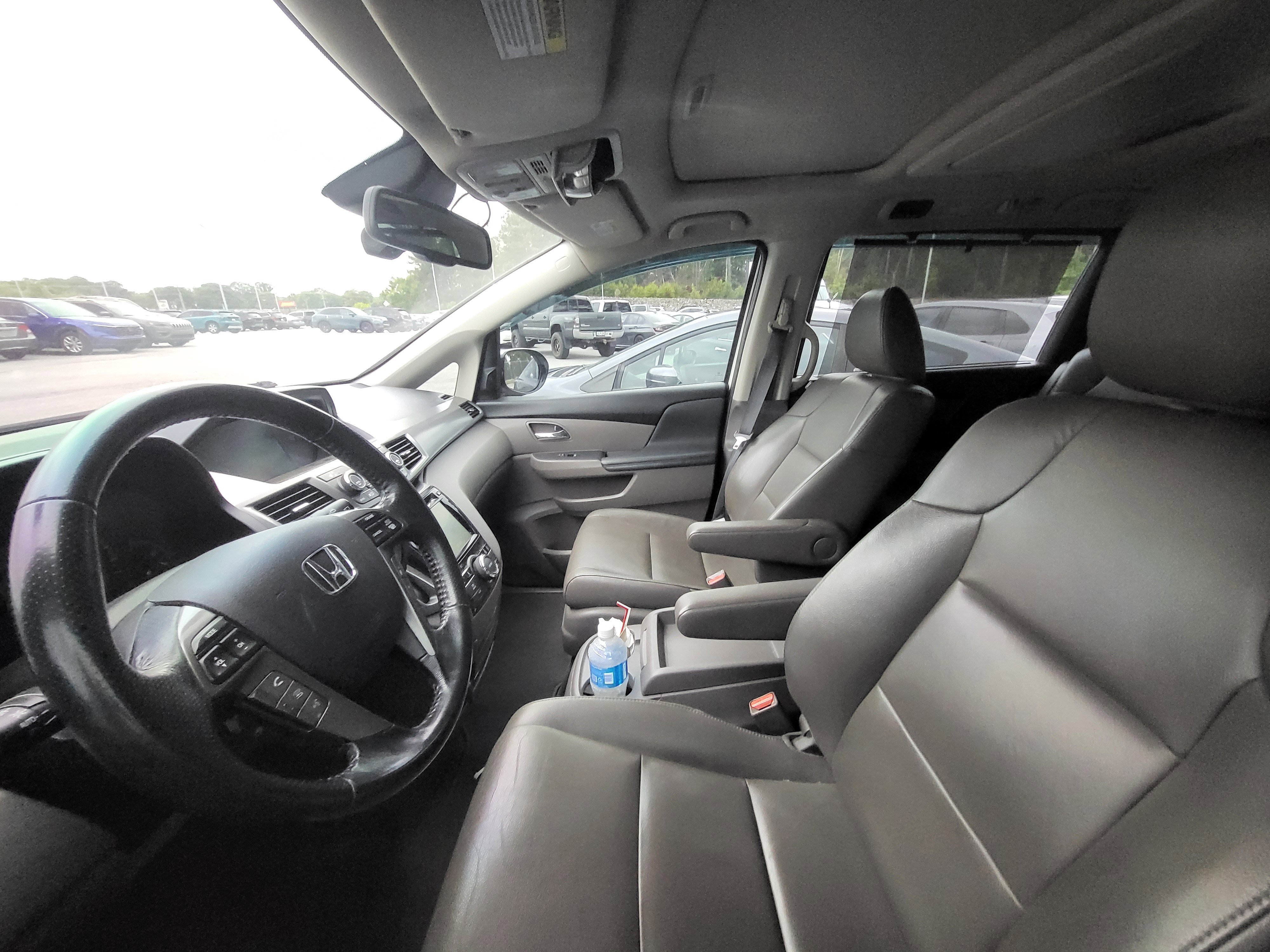 Used 2015 Honda Odyssey Touring Elite image 10