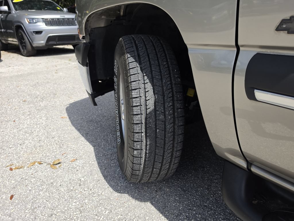 Used 2003 Chevrolet Tahoe LS AWD/4WD image 33
