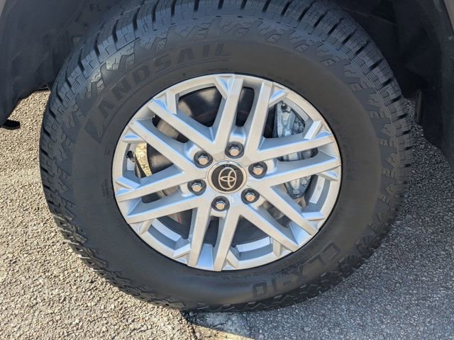 Used 2022 Toyota Tundra SR5 w/ SR5 Convenience Package image 10