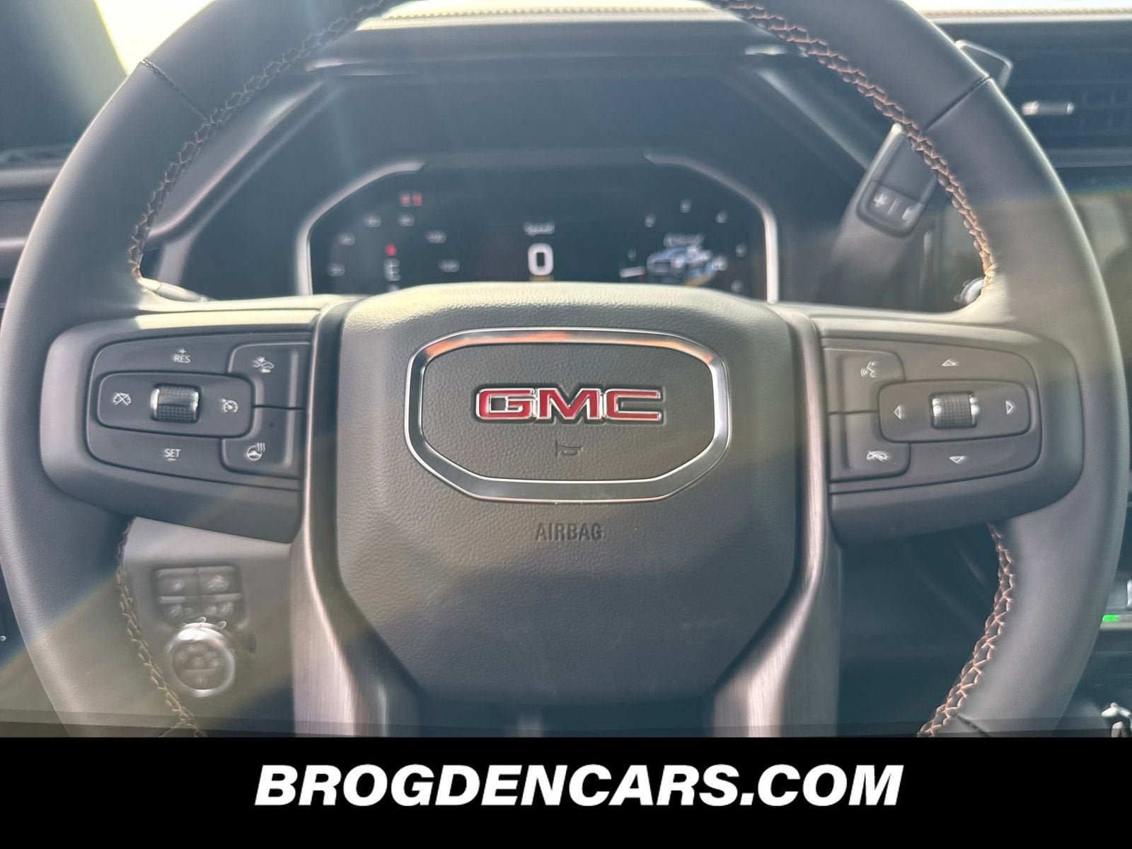 New 2026 GMC Sierra 2500 AT4 w/ AT4 Premium Plus Package AWD/4WD image 4