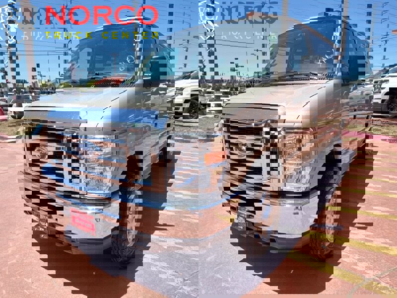 Used 2013 Ford E-350 and Econoline 350 XLT image 6