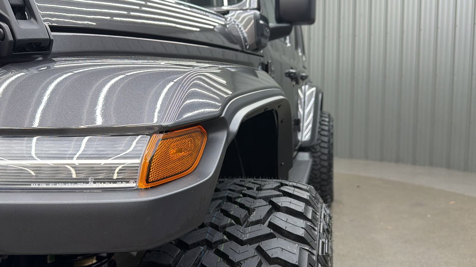 Used 2025 Jeep Wrangler Unlimited Sahara AWD/4WD image 13