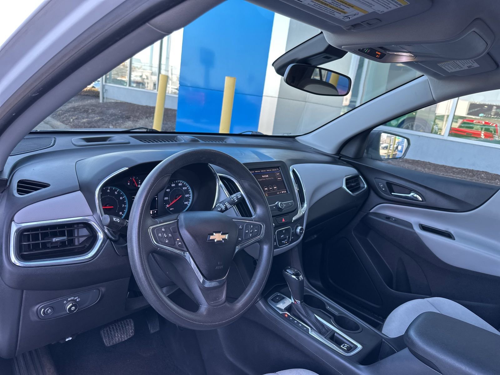 Used 2021 Chevrolet Equinox LS w/ LS Convenience Package image 18