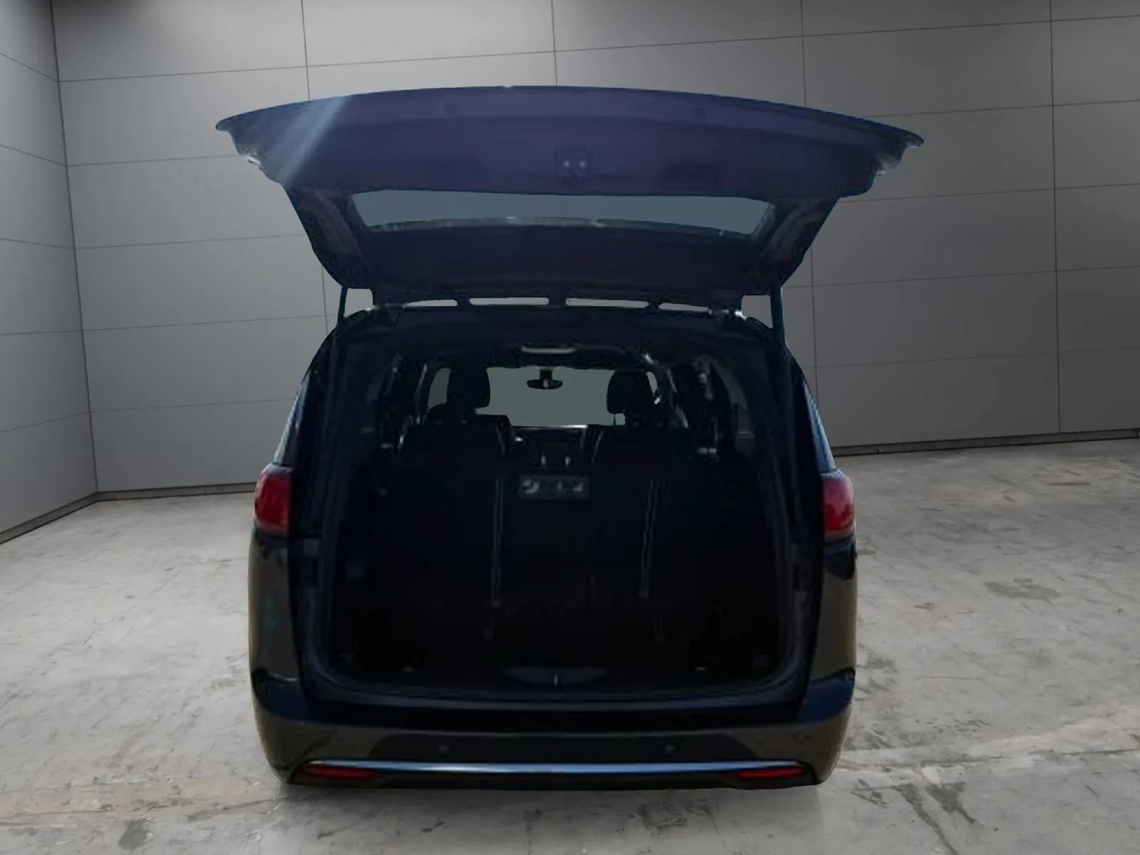 Used 2020 Chrysler Pacifica Touring-L FWD image 5