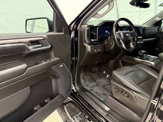 Used 2024 Chevrolet Silverado 1500 LTZ w/ Technology Package image 32