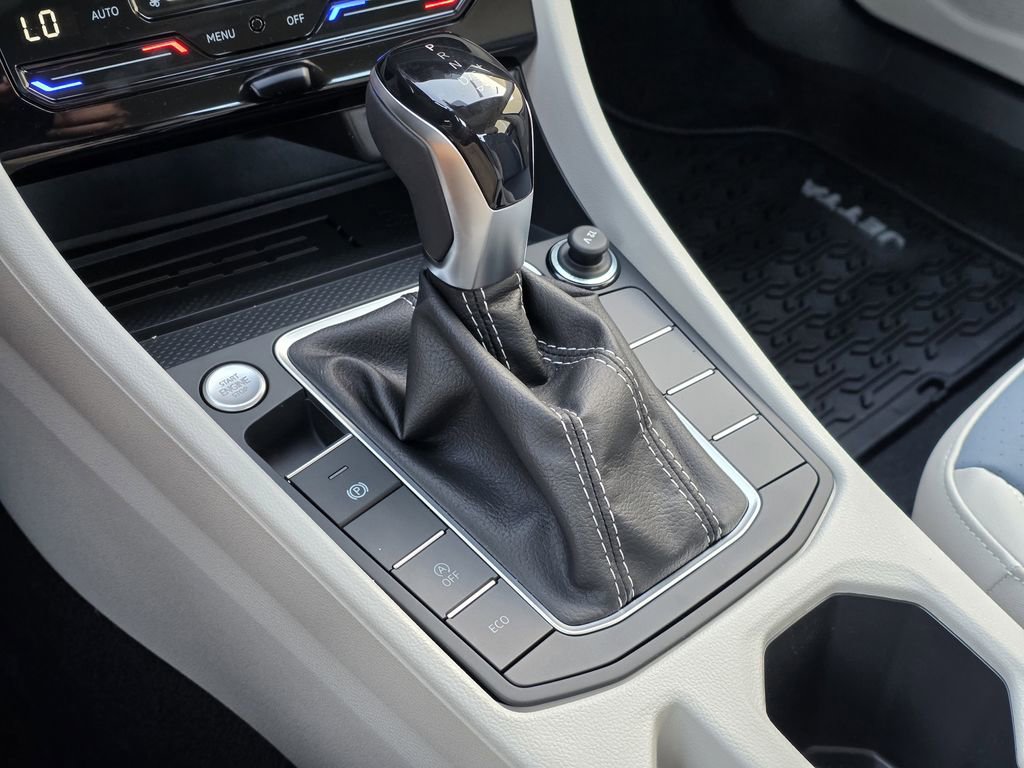 New 2026 Volkswagen Jetta SE FWD image 16