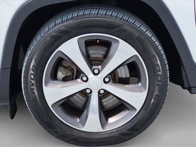 Used 2019 Jeep Cherokee Limited FWD image 23