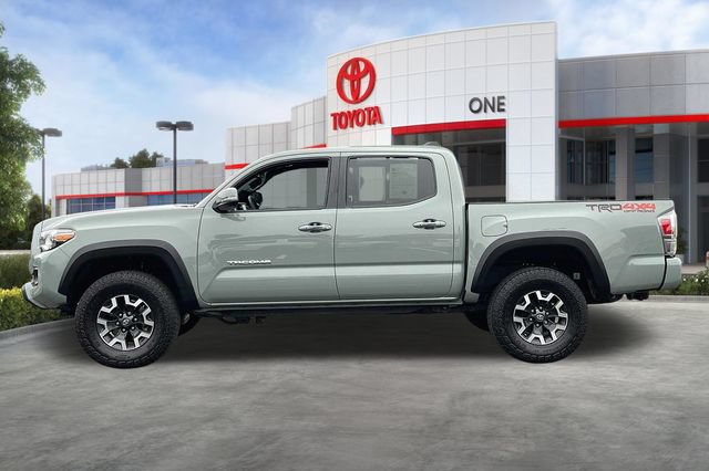 Used 2022 Toyota Tacoma TRD Off-Road w/ TRD Premium Off Road Package AWD/4WD image 9