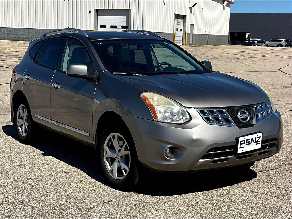 Used 2011 Nissan Rogue SV w/ Premium Pkg AWD/4WD image 2