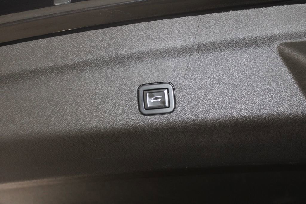 Used 2022 GMC Yukon Denali image 21