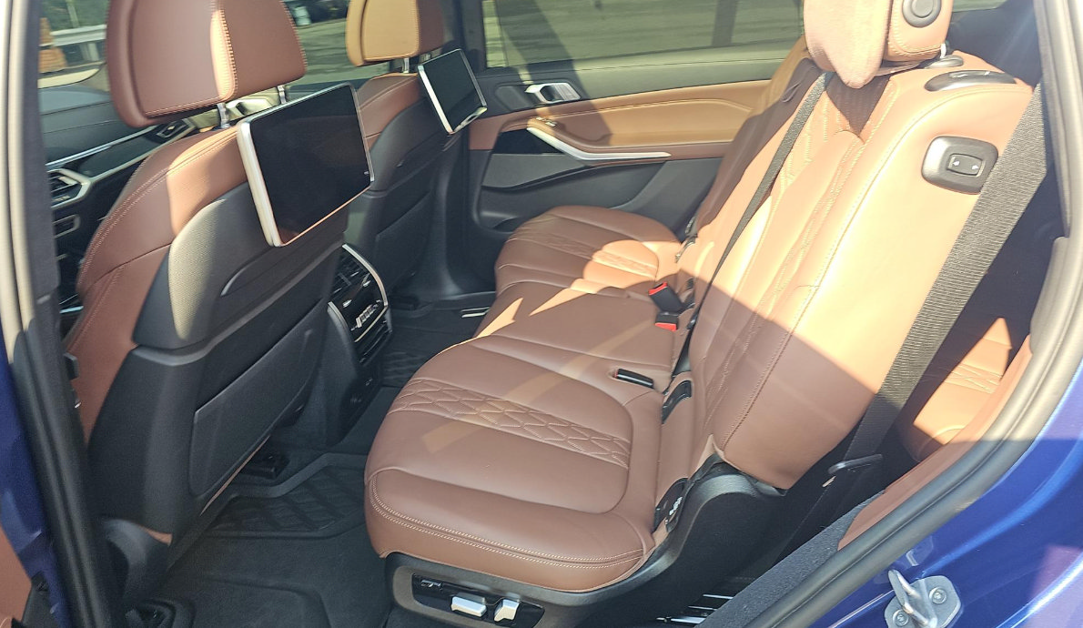 Used 2022 BMW ALPINA XB7 AWD/4WD image 8