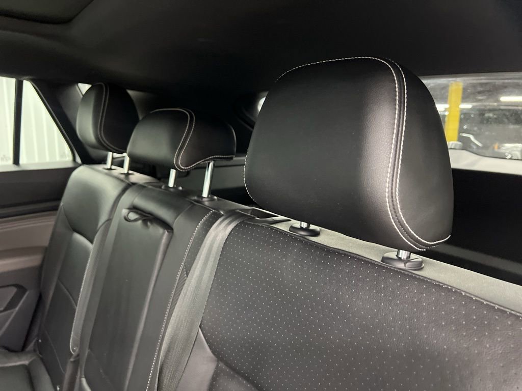 Used 2023 Volkswagen Atlas Cross Sport SEL R-Line image 10