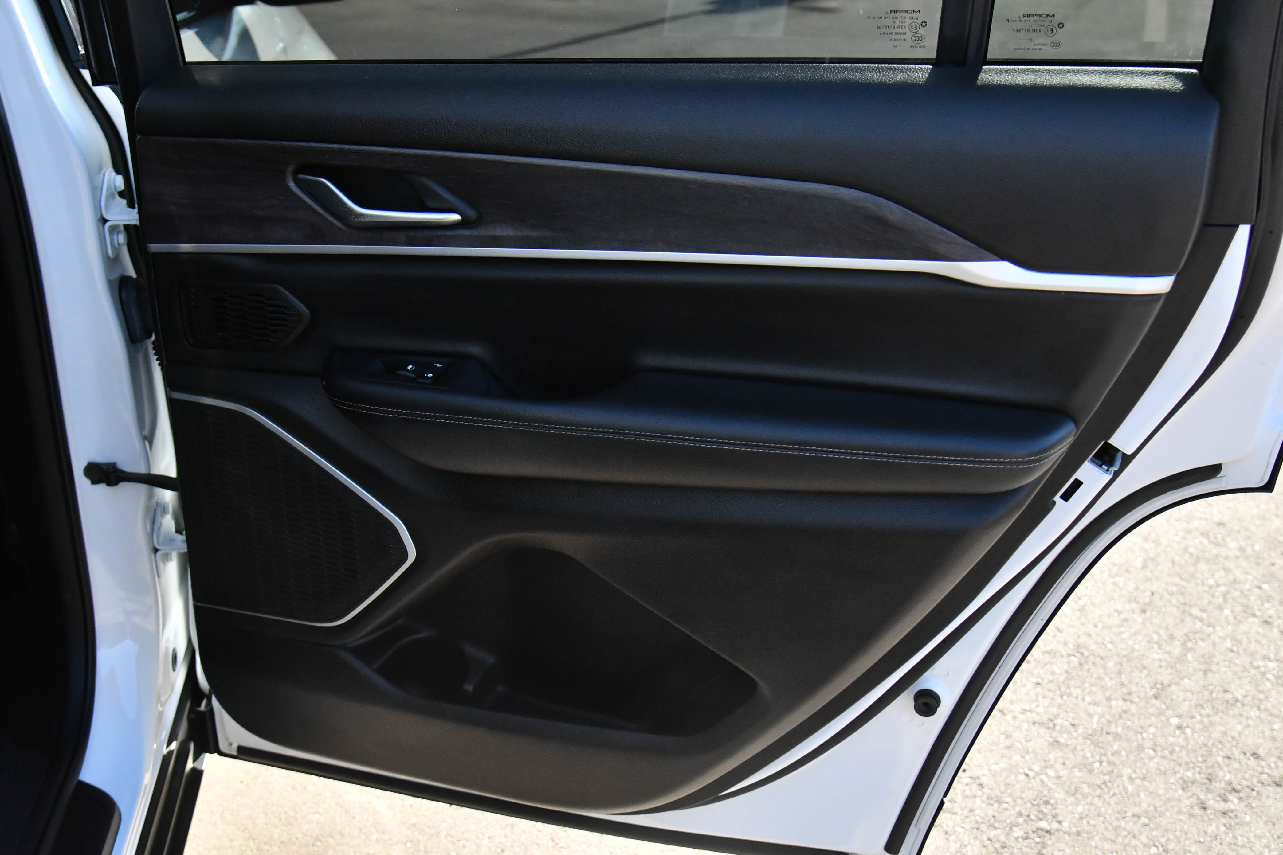 Used 2022 Jeep Grand Cherokee L Limited image 50