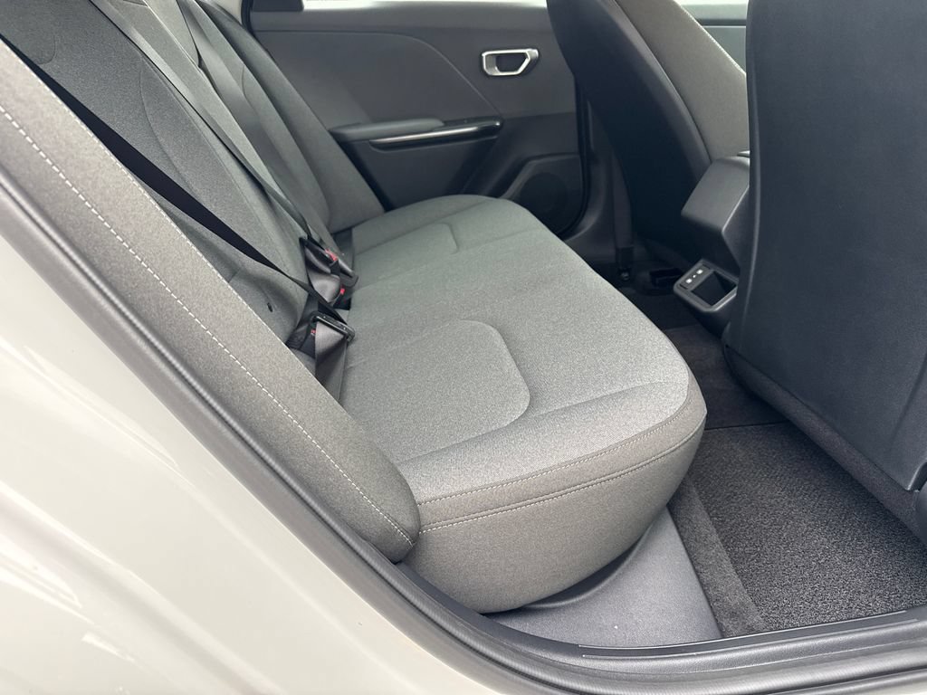 New 2025 Kia K4 FWD image 15