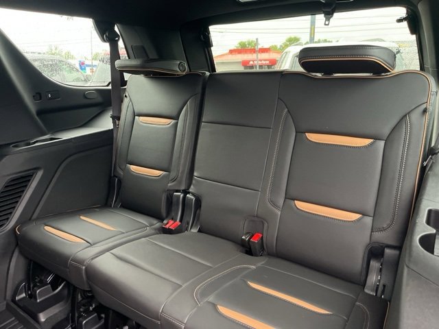 Used 2023 GMC Yukon AT4 w/ AT4 Premium Plus Package image 17